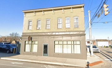 Building Photo - 402 1/2 S 4th St