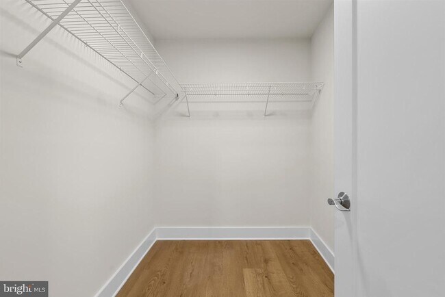 Building Photo - 30 W Broad St