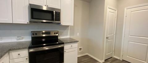 Building Photo - 10410 Waverunner-