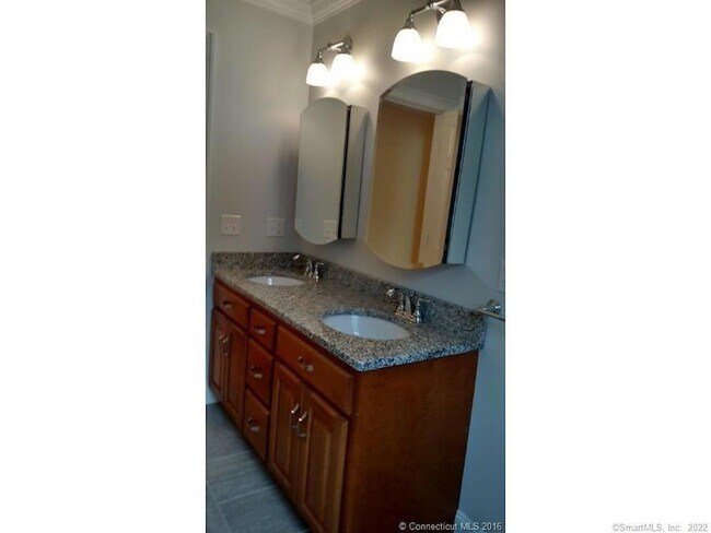 Building Photo - 1 Hamilton St