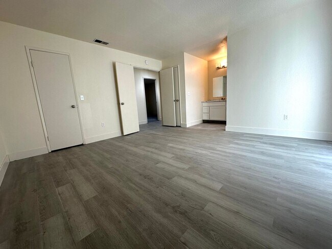 Building Photo - Beautifully Remodeled Home in the Heart of Manteca!