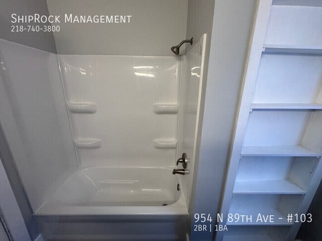 Building Photo - 954 89th Ave W