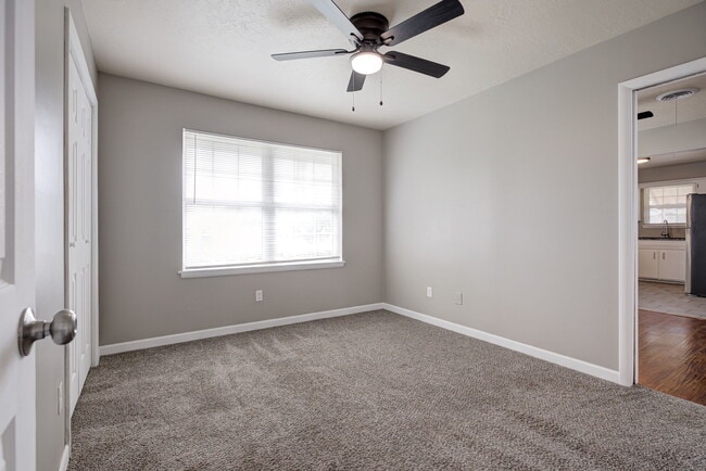 Building Photo - 1208 Avondale Dr