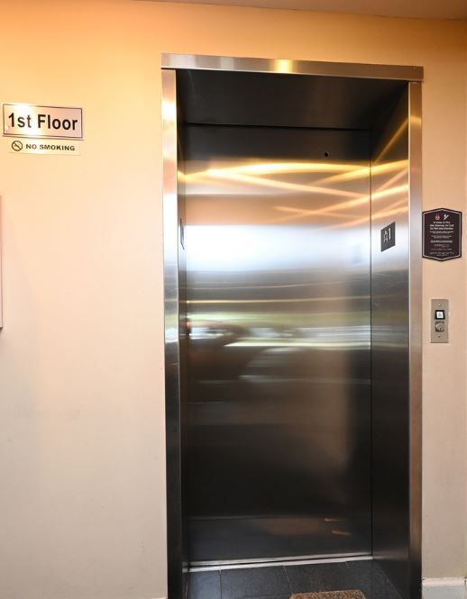 Building Photo - 675 Grove Terrace