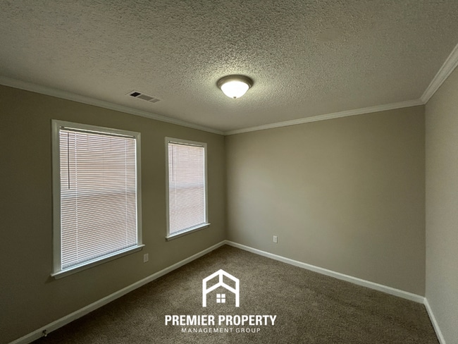 Building Photo - Newly Renovated 3-Bedroom Home for Rent in Memphis, TN - 2-Story Home with Garage & Fenced Yard