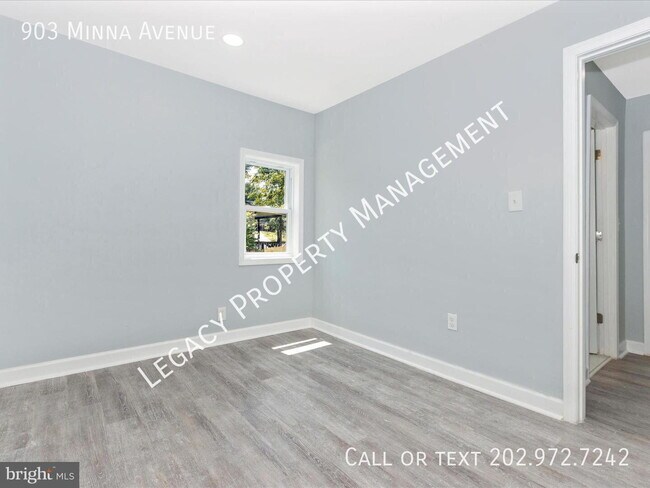 Building Photo - 903 Minna Ave