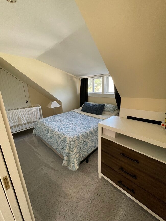 Building Photo - 46 Crescent Ave