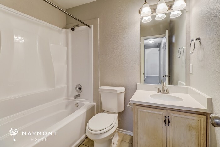 Building Photo - 911 Walters Dr