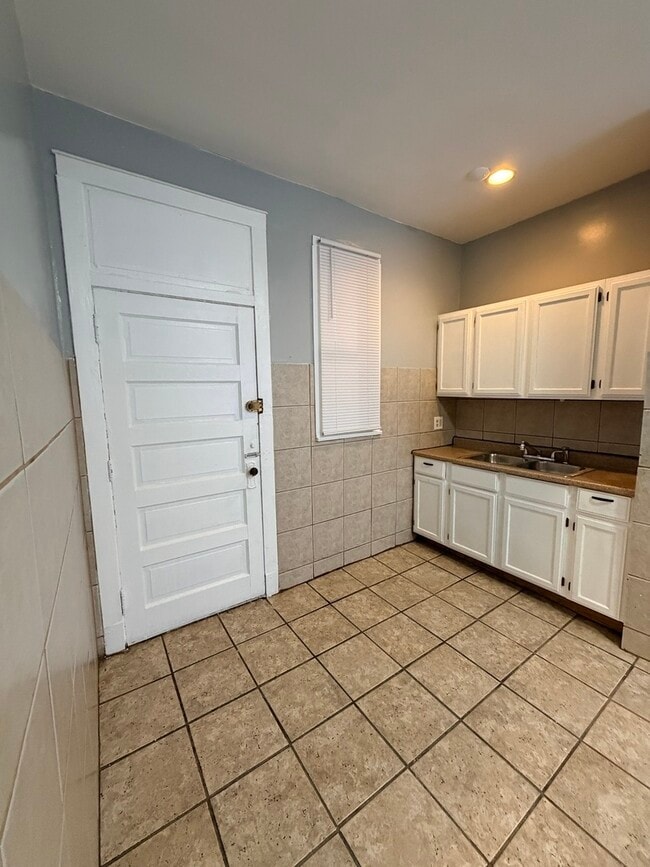 Building Photo - 7700 S Green St