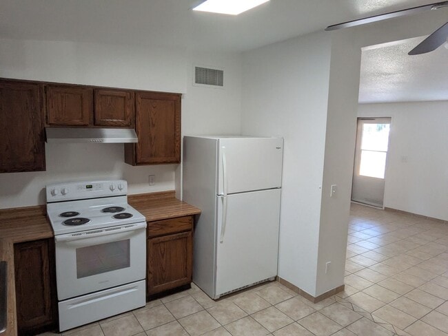 Building Photo - Triplex - 2 Bedroom and 1 Bath Unit