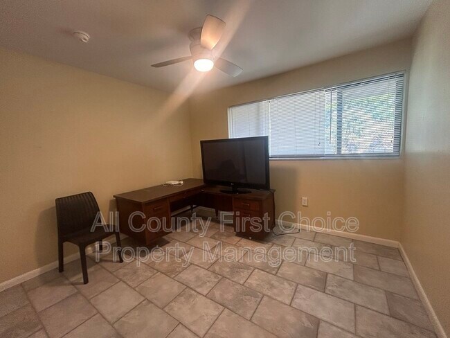 Building Photo - 760 S Village Dr