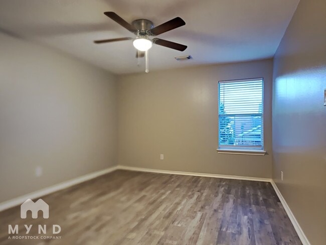 Building Photo - 10507 Scenic Cove Ct