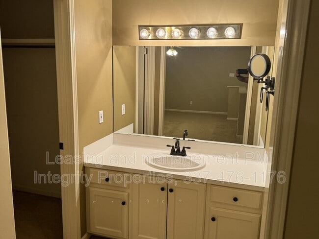 Building Photo - 109 Sugarcreek Dr