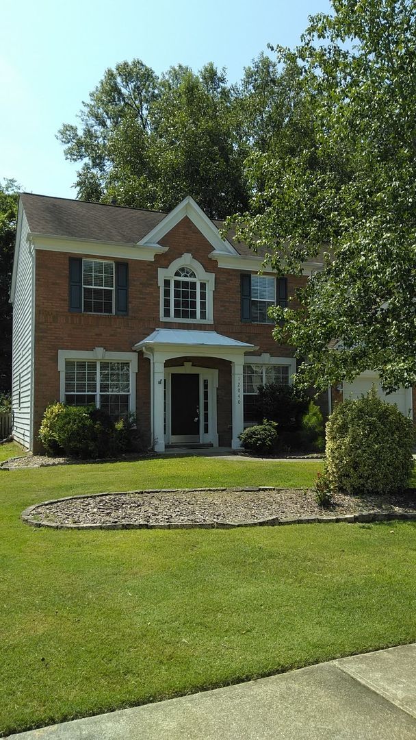 Building Photo - Spacious Home in Ballantyne!!!
