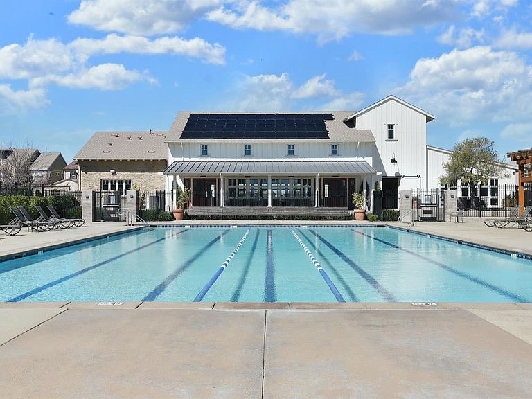 Swimming pool-heated in winter - 1000 Berryessa Ln