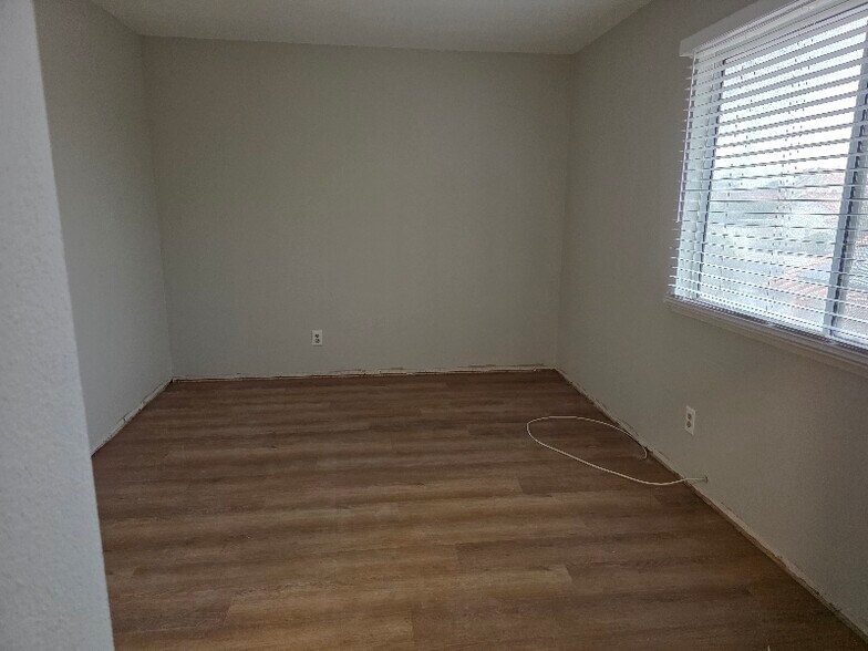 Building Photo - 1834 Escondido Terrace