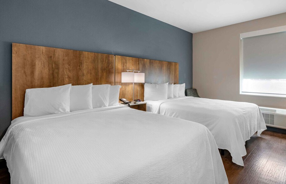 Building Photo - Furnished Studio-Phoenix - Chandler - Airport