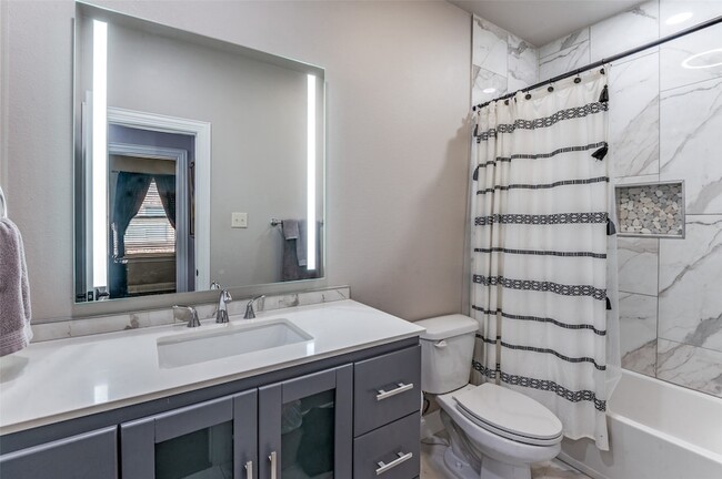 Building Photo - 5707 Headquarters Dr