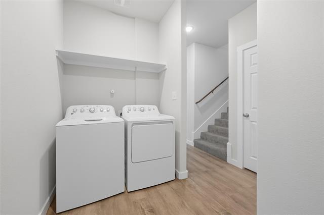 Building Photo - 419 E Elm St