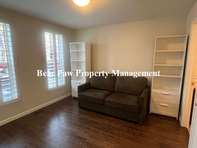 Building Photo - Beautiful Townhome in Belmar!!