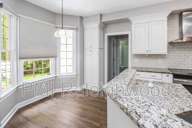 Building Photo - 301 Perry Creek Dr