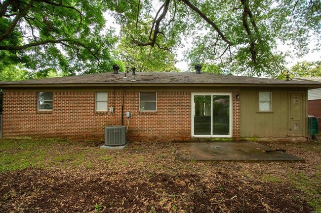 Building Photo - 1402 Boston Dr