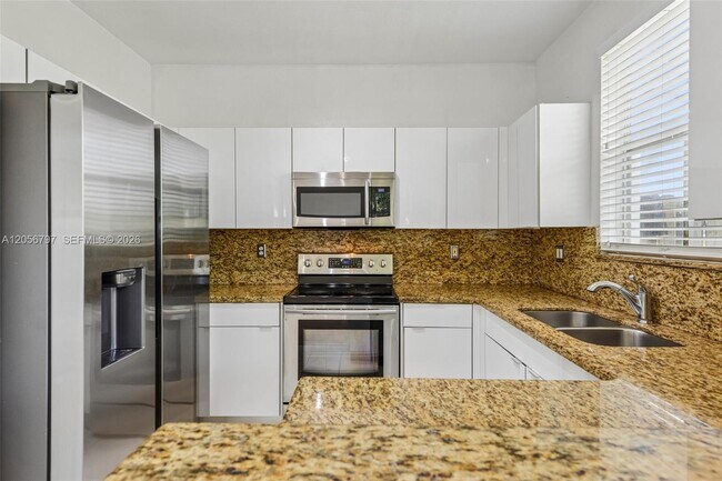 Building Photo - 8188 NW 108th Pl