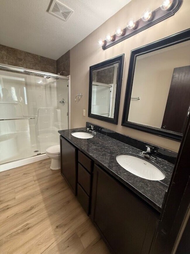 Building Photo - Luxury Townhomes