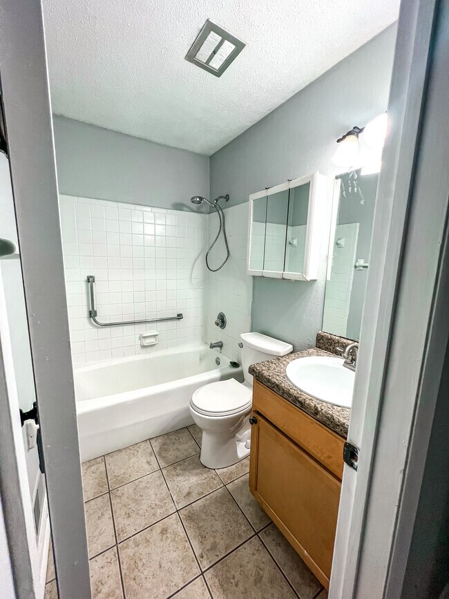 Building Photo - 1661 Patton Chapel Rd