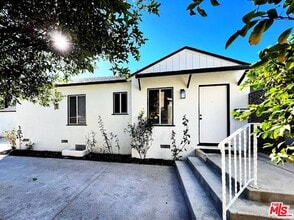Building Photo - 17228 Vanowen St