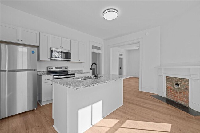 Building Photo - 258 Maryland Ave