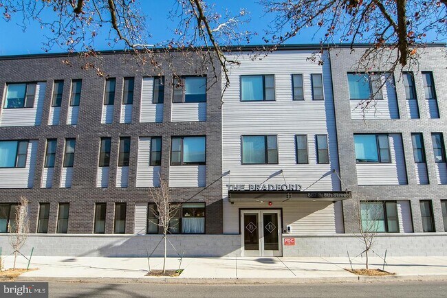 Building Photo - 507 S 8th St