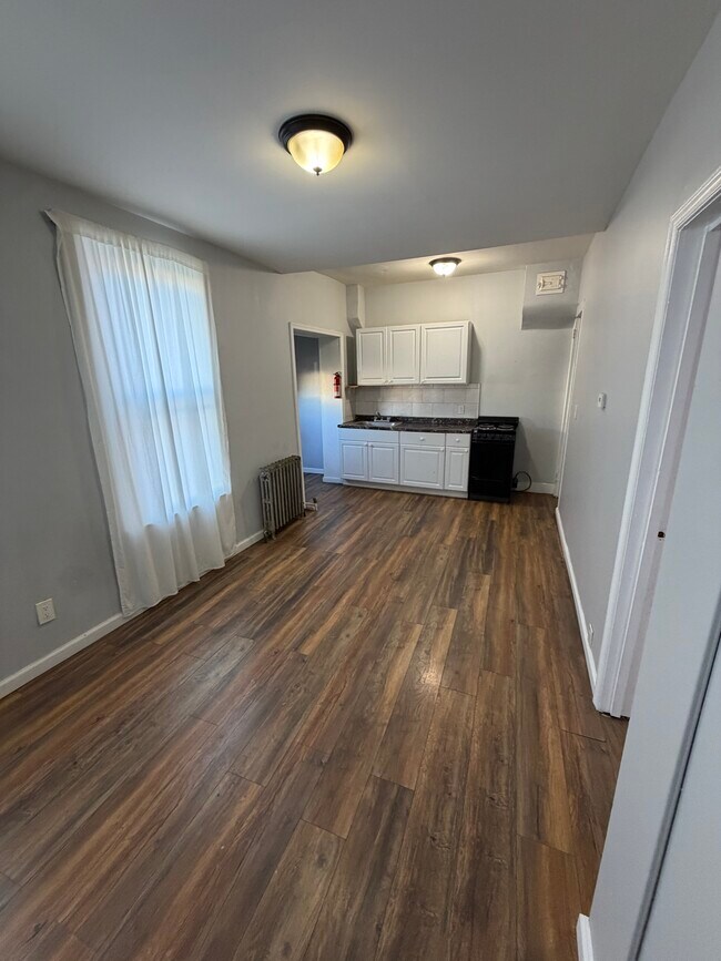 Building Photo - Woodward Apts