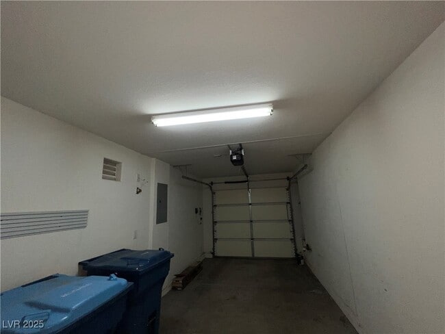 Building Photo - 523 Primrose Hill Ave