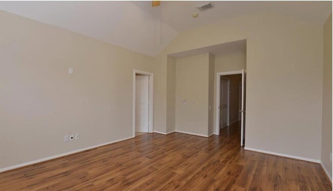Building Photo - 2410 Calumet St