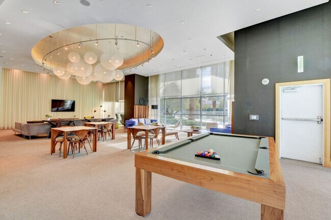 Building Photo - Turnberry Towers 2705W-City/Golf Course Vi...