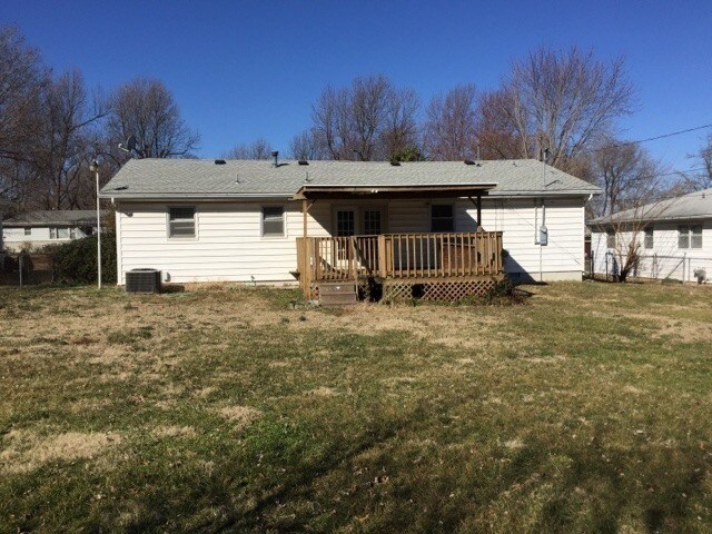 Building Photo - 3 Bedroom Home on Quiet Street Southwest, ...