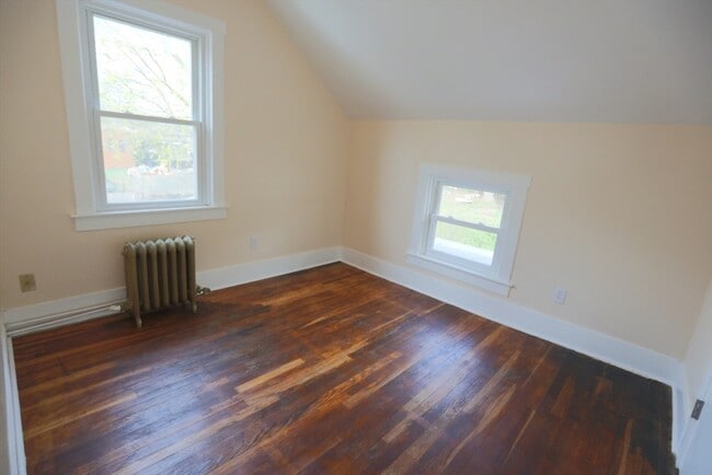 Building Photo - 134 Baldwin St