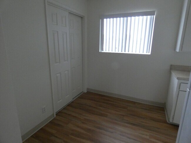 Building Photo - Light and Bright Upstairs One Bedroom Apar...