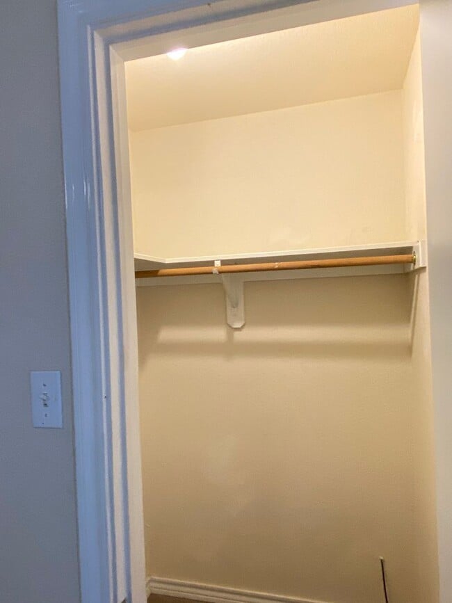 Building Photo - 1214 Lindsey Ln