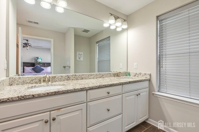 Building Photo - 1302 Hights Farm Rd N