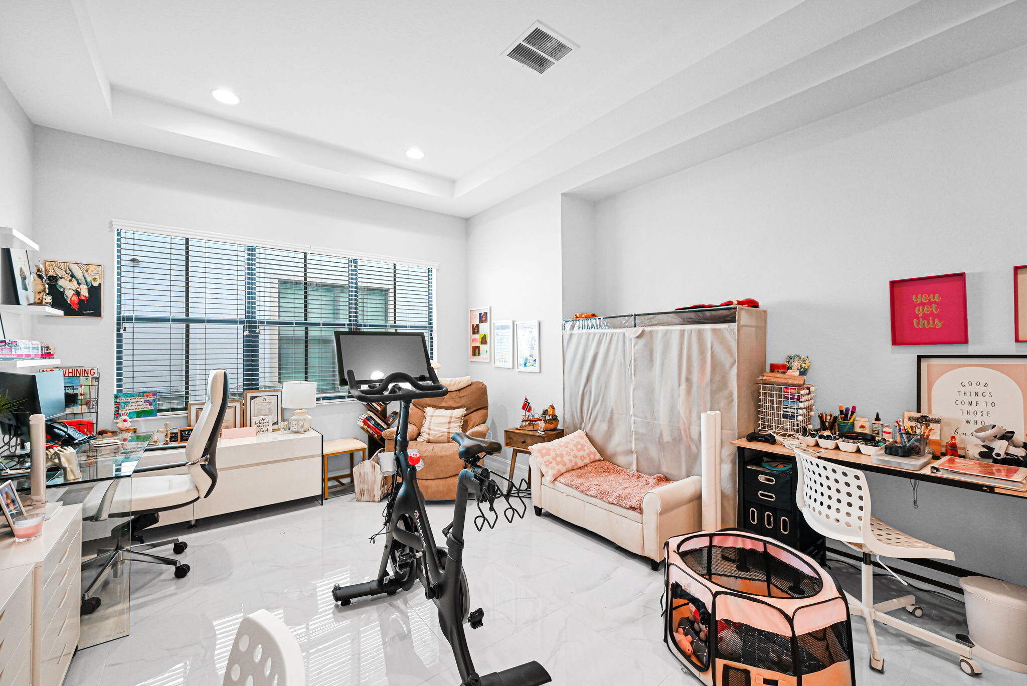 Building Photo - 8855 Watercrest Cir W