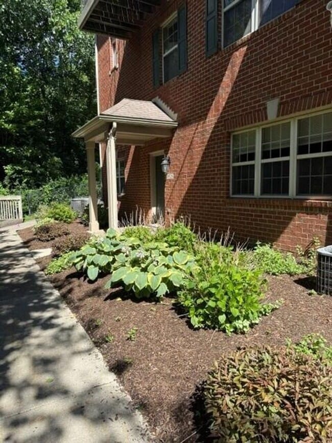 Building Photo - 39528 Rockcrest Ln