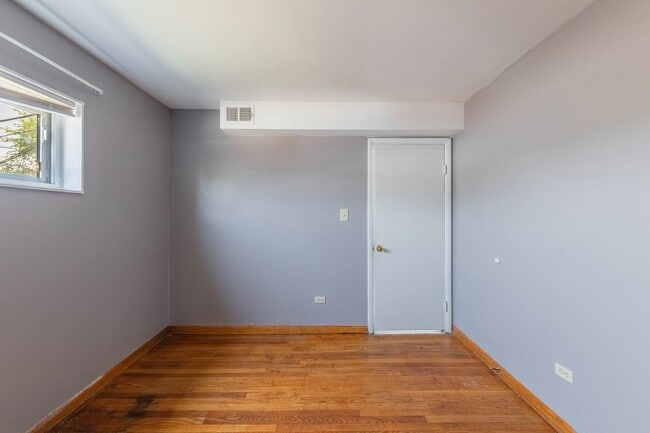 Building Photo - 4634 W 47th St