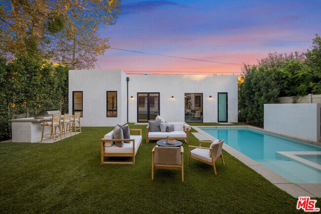 Building Photo - 4256 Camellia Ave