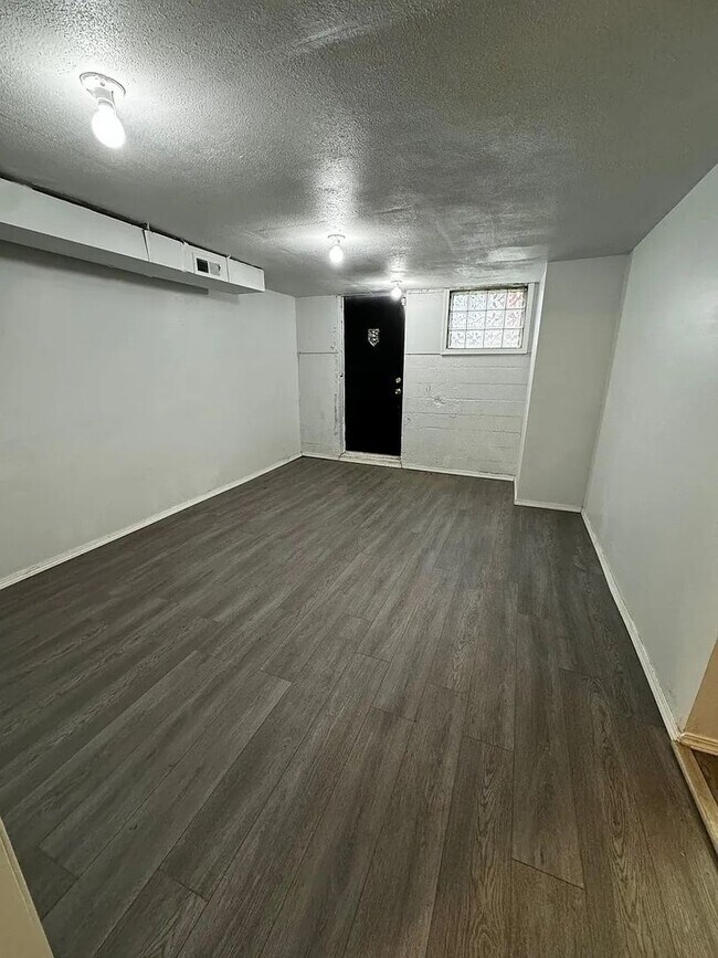 Building Photo - 9222 35th Ave SW
