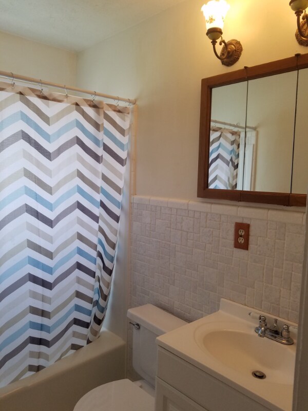 Building Photo - 7055 St John Rd