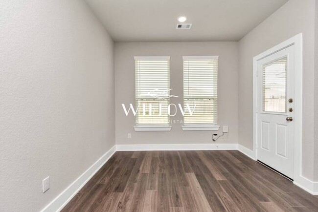 Building Photo - Spacious 4-Bedroom Home – 6 Weeks FREE Rent!