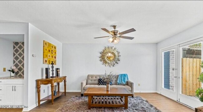 Building Photo - 10959 Peppermill Ln