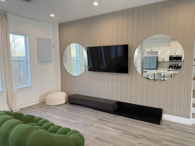 Building Photo - 2335 Paul Quinn St